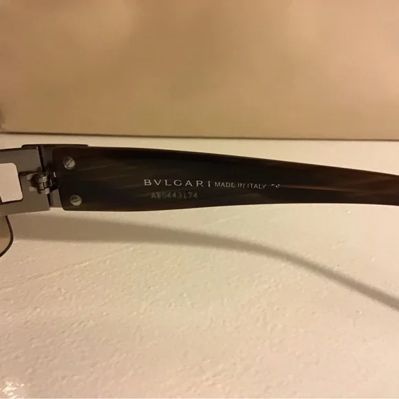 Gorgeous BVLGARI Sunglasses with Case - Picture 10 of 11